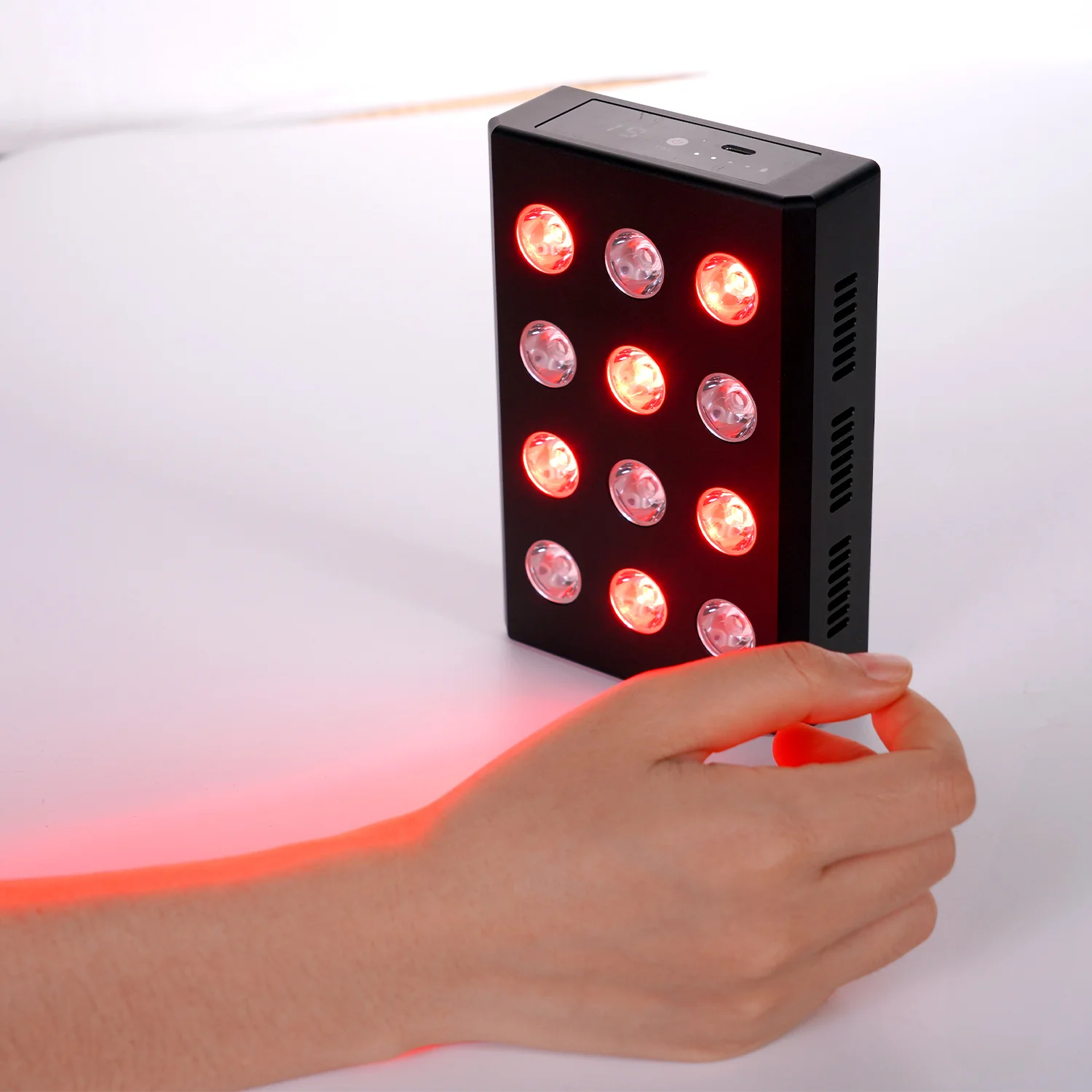 Professional Red Light Therapy Mini Panel for Precise Healing - Image 4